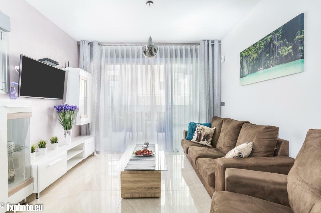 Eluxuria Sunny Villa 托雷维耶哈 外观 照片