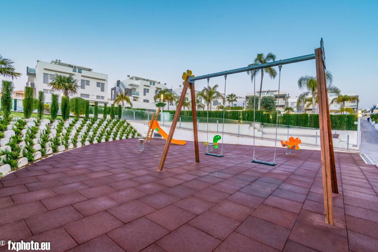 Eluxuria Sunny Villa 托雷维耶哈 外观 照片